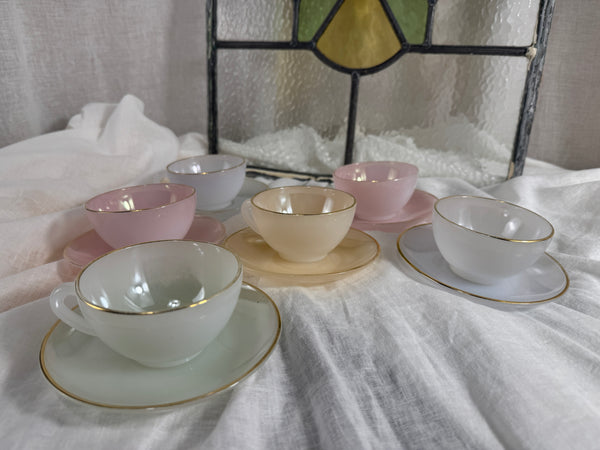 Set of 6 Arcopal Opalescent Tea Cups and Saucers C.1950s