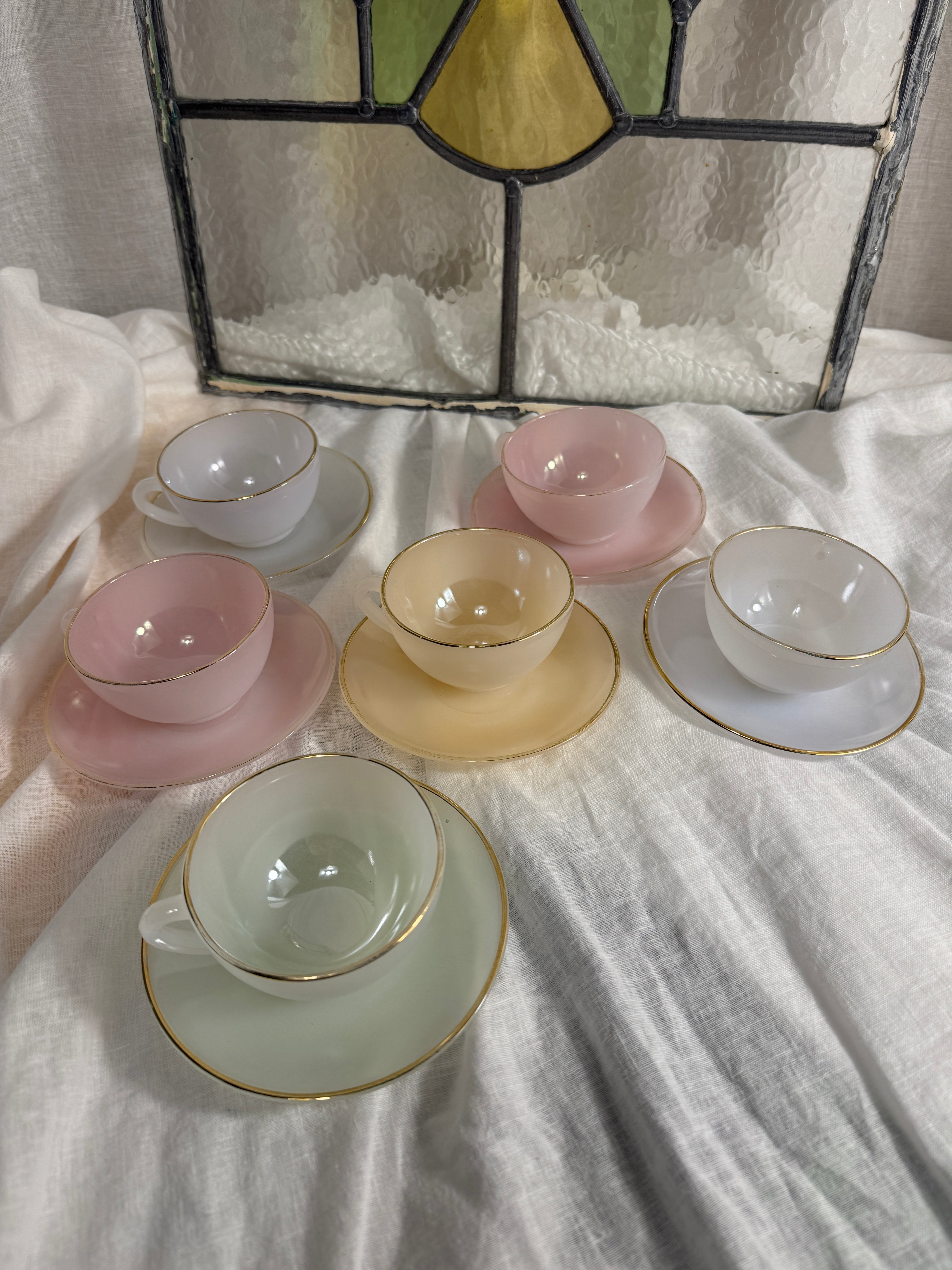 Set of 6 Arcopal Opalescent Tea Cups and Saucers C.1950s