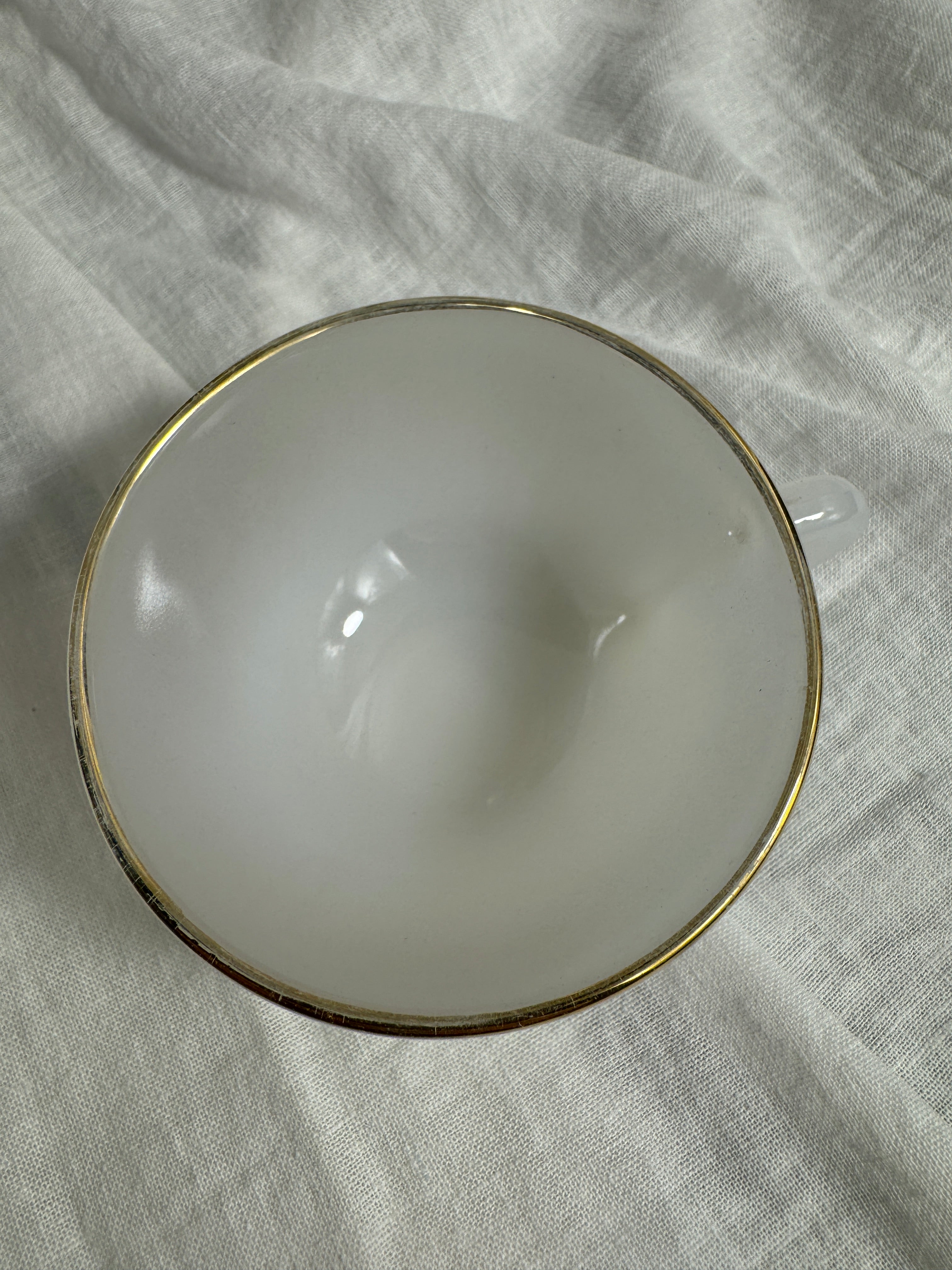 Set of 6 Arcopal Opalescent Tea Cups and Saucers C.1950s