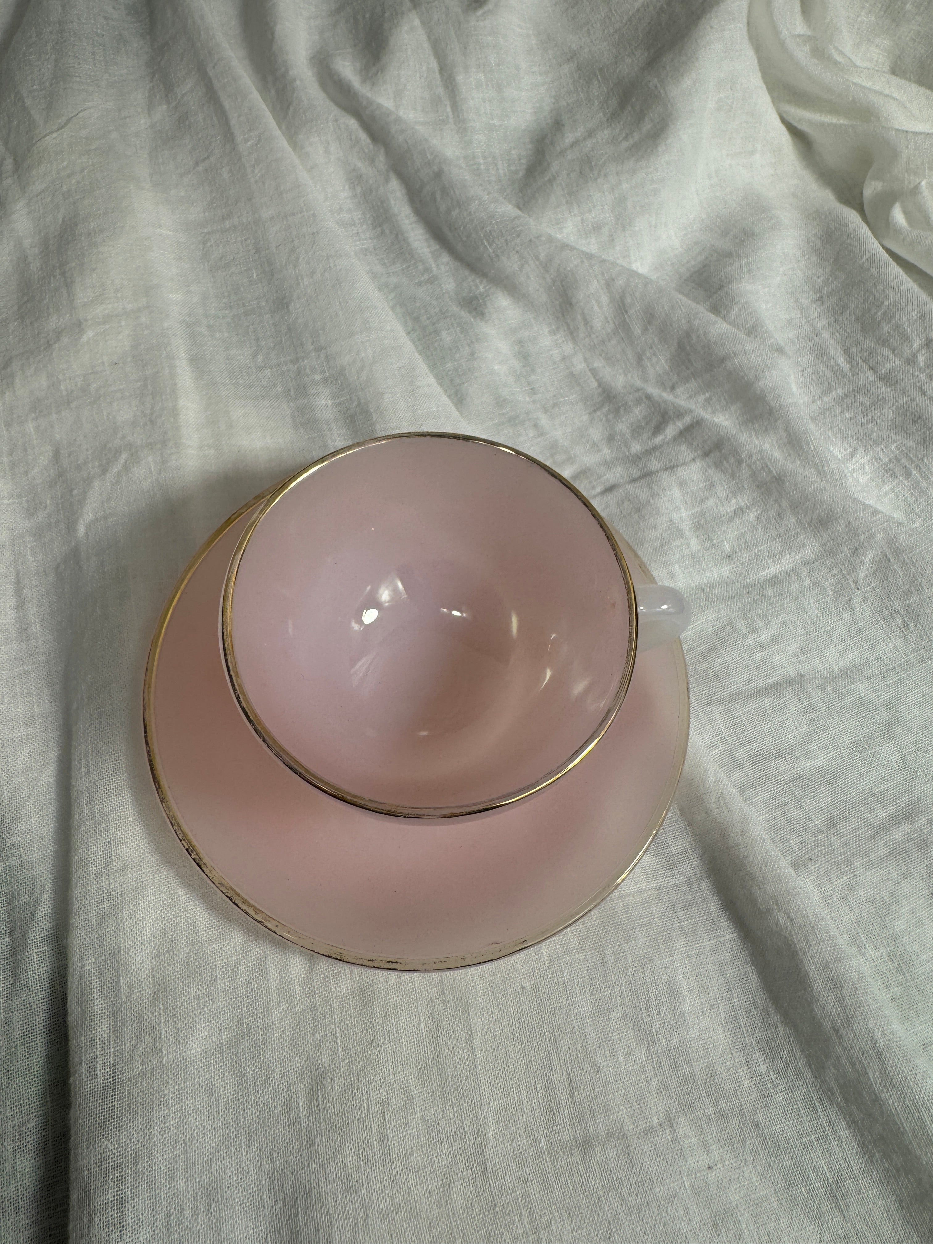 Set of 6 Arcopal Opalescent Tea Cups and Saucers C.1950s