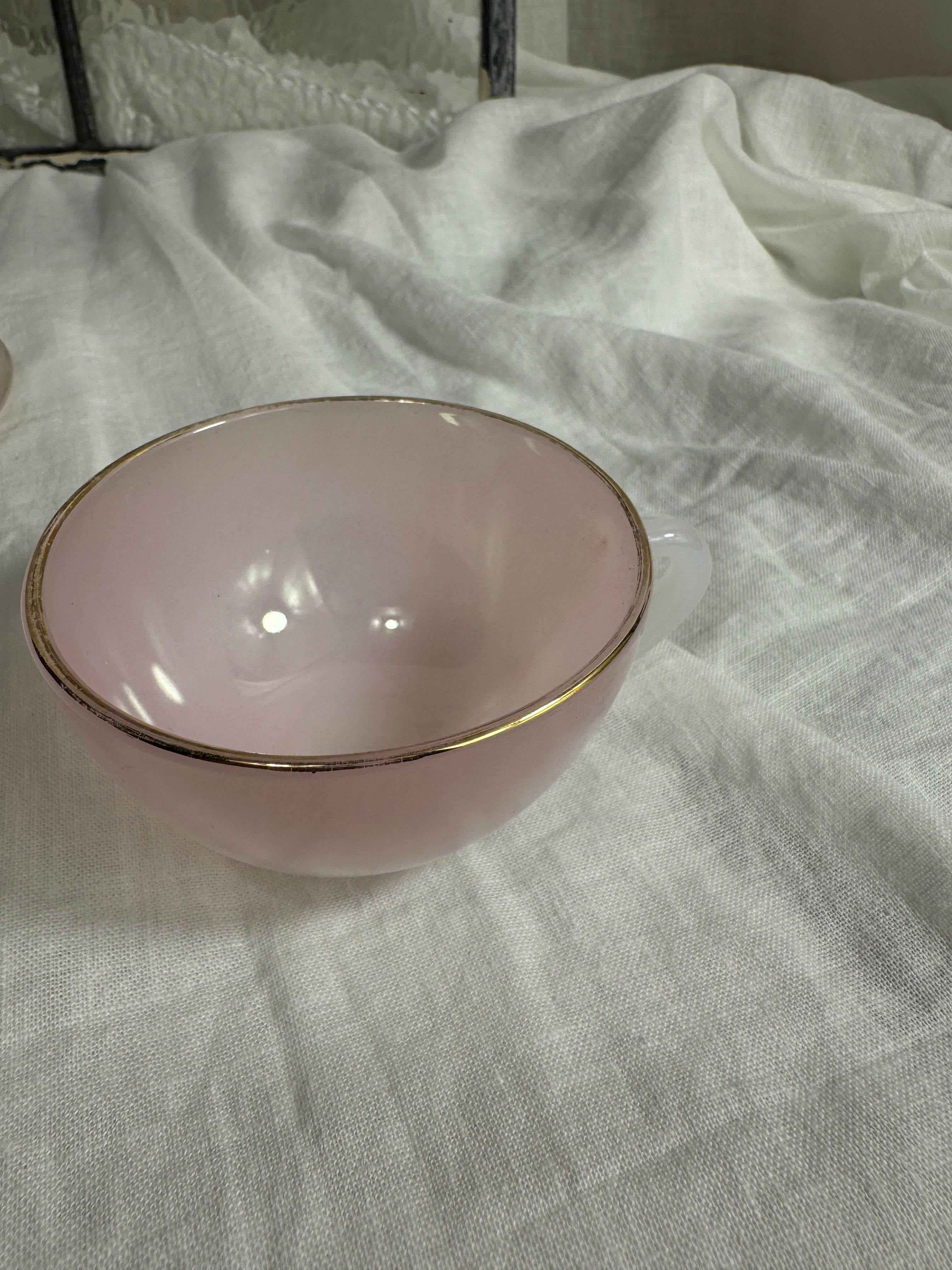 Set of 6 Arcopal Opalescent Tea Cups and Saucers C.1950s